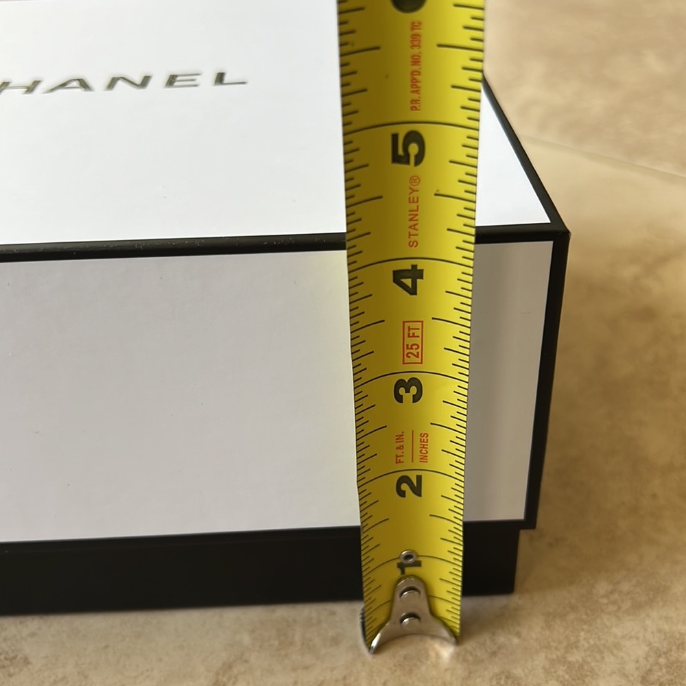 Chanel Gift Box - Picture 5 of 5
